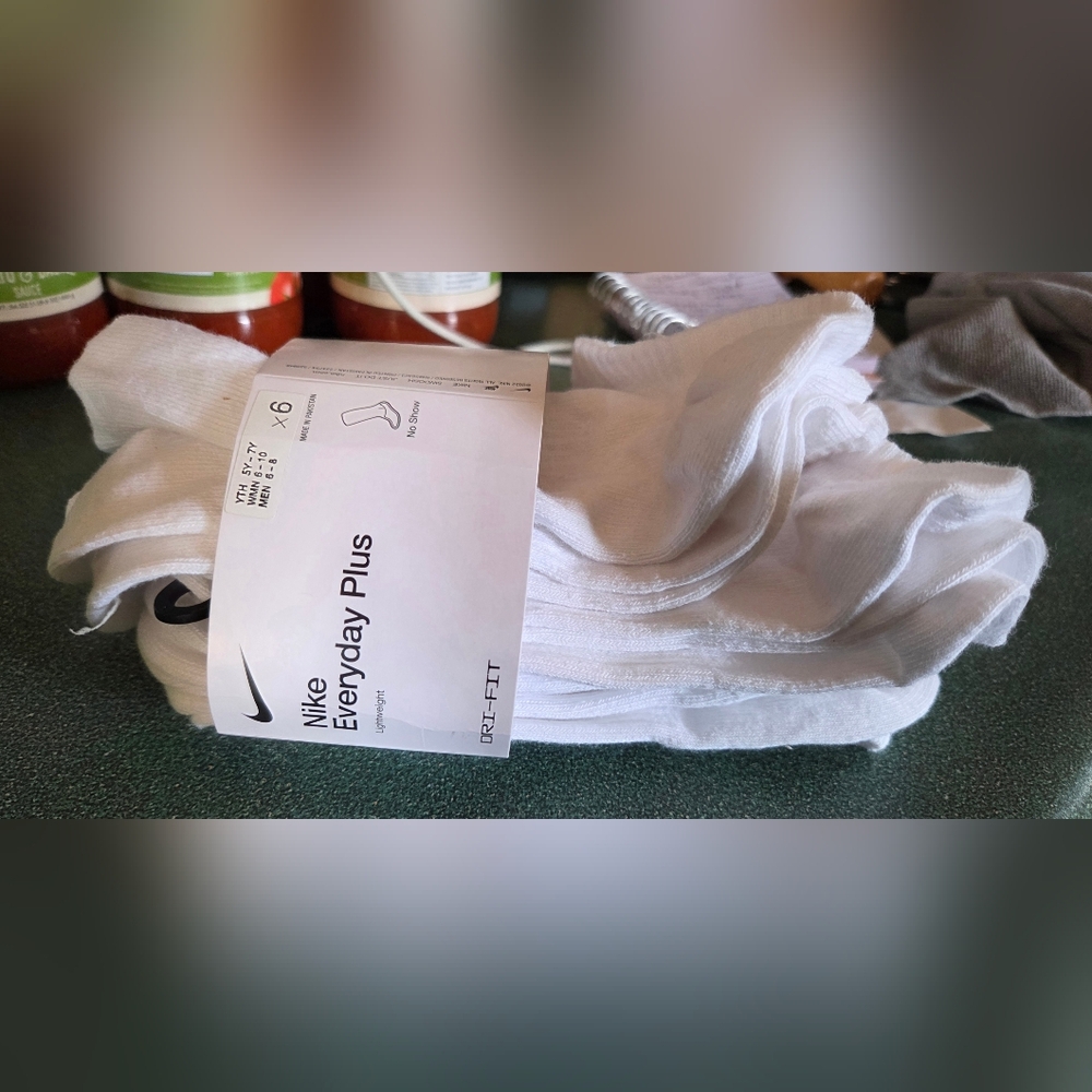 NWT Nike No Show Cotton Socks